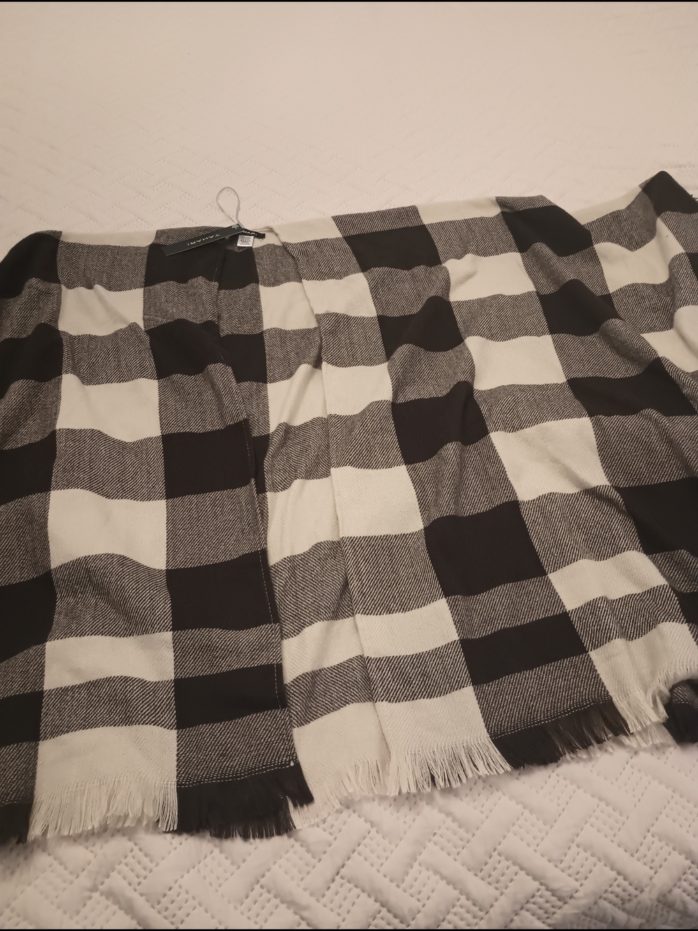 Tahari Black and Cream Plaid Poncho One Size - Picture 4 of 7